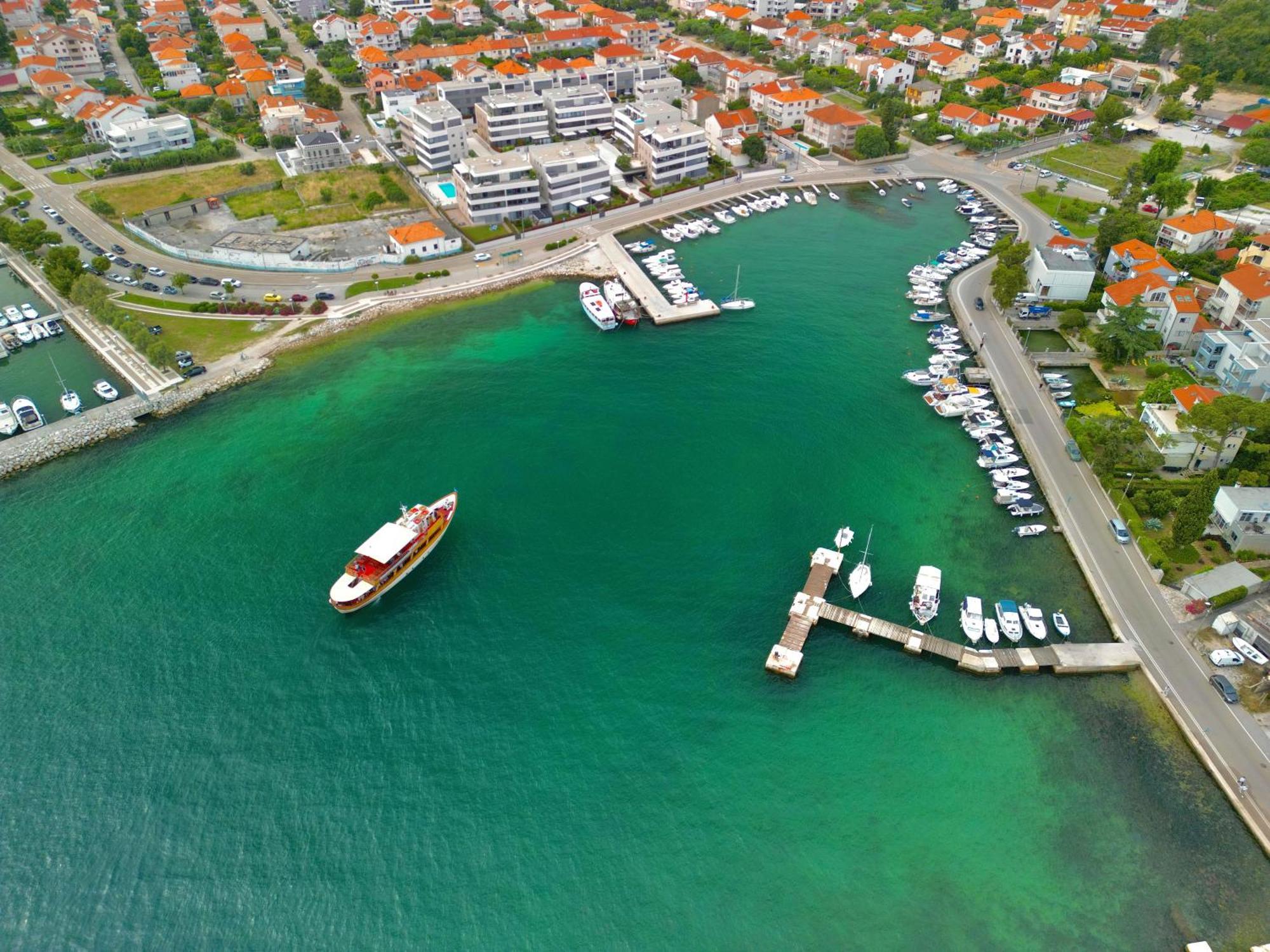 Holiday Apartments Ivano & Leo - Private Parking Zadar Exterior photo